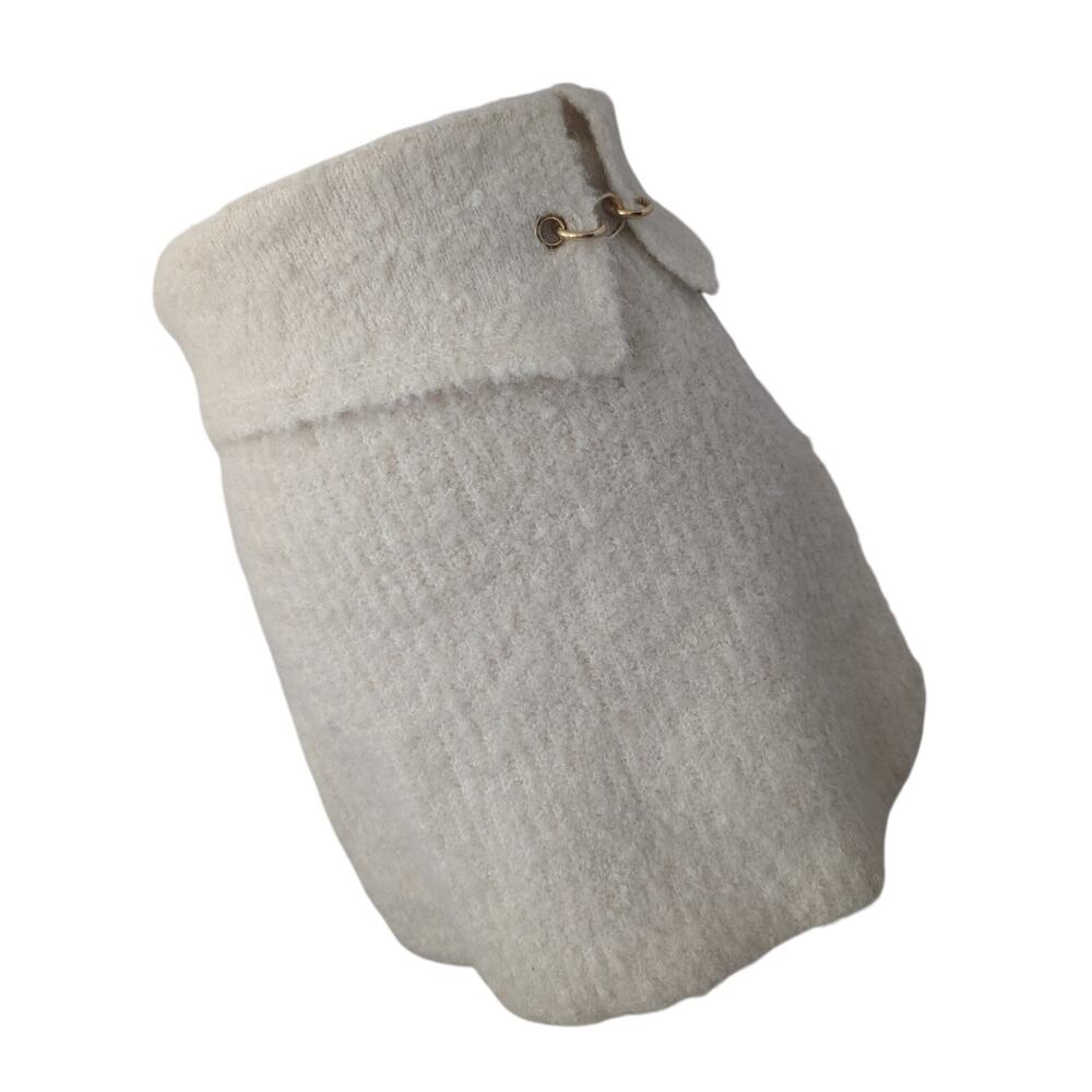 NWT! WILD FABLE! VANILLA CREAM BULKY KNIT, SNUGGLY & SWEET GOLD DETAIL SKIRT! M